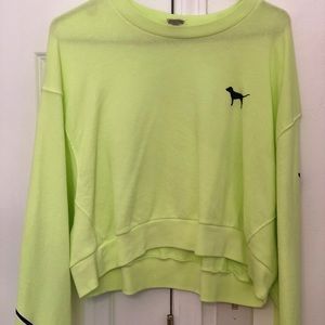 VS PINK CROP LONG SLEEVE MUSTTT HAVVEE🤩🌈